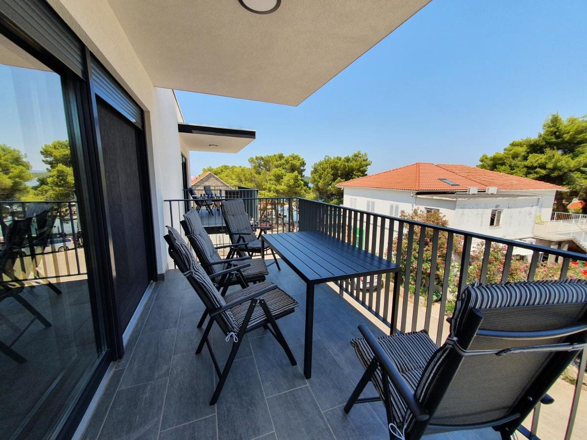 Apartmani Nerium Loviste Ngoại thất bức ảnh
