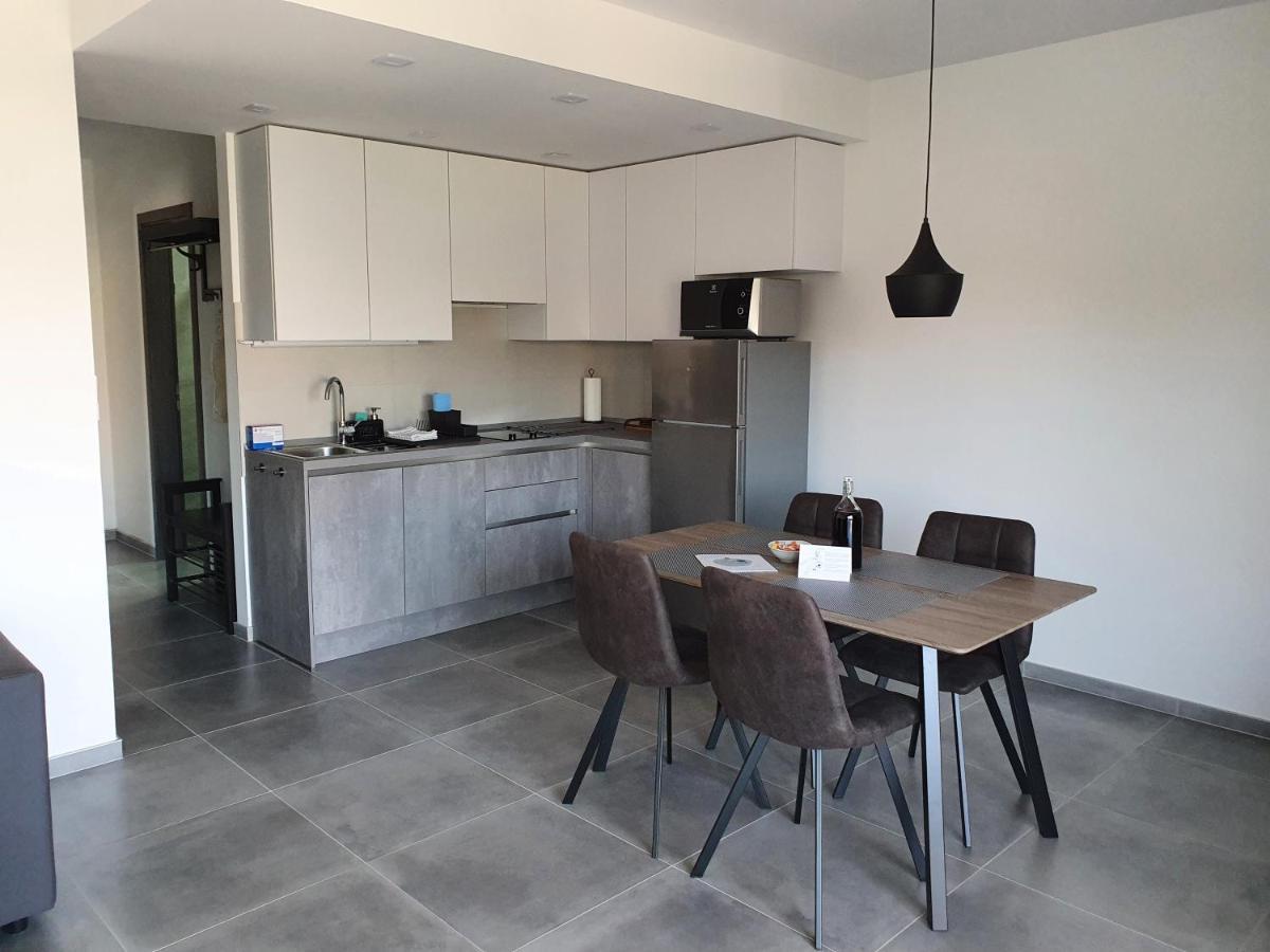 Apartmani Nerium Loviste Ngoại thất bức ảnh