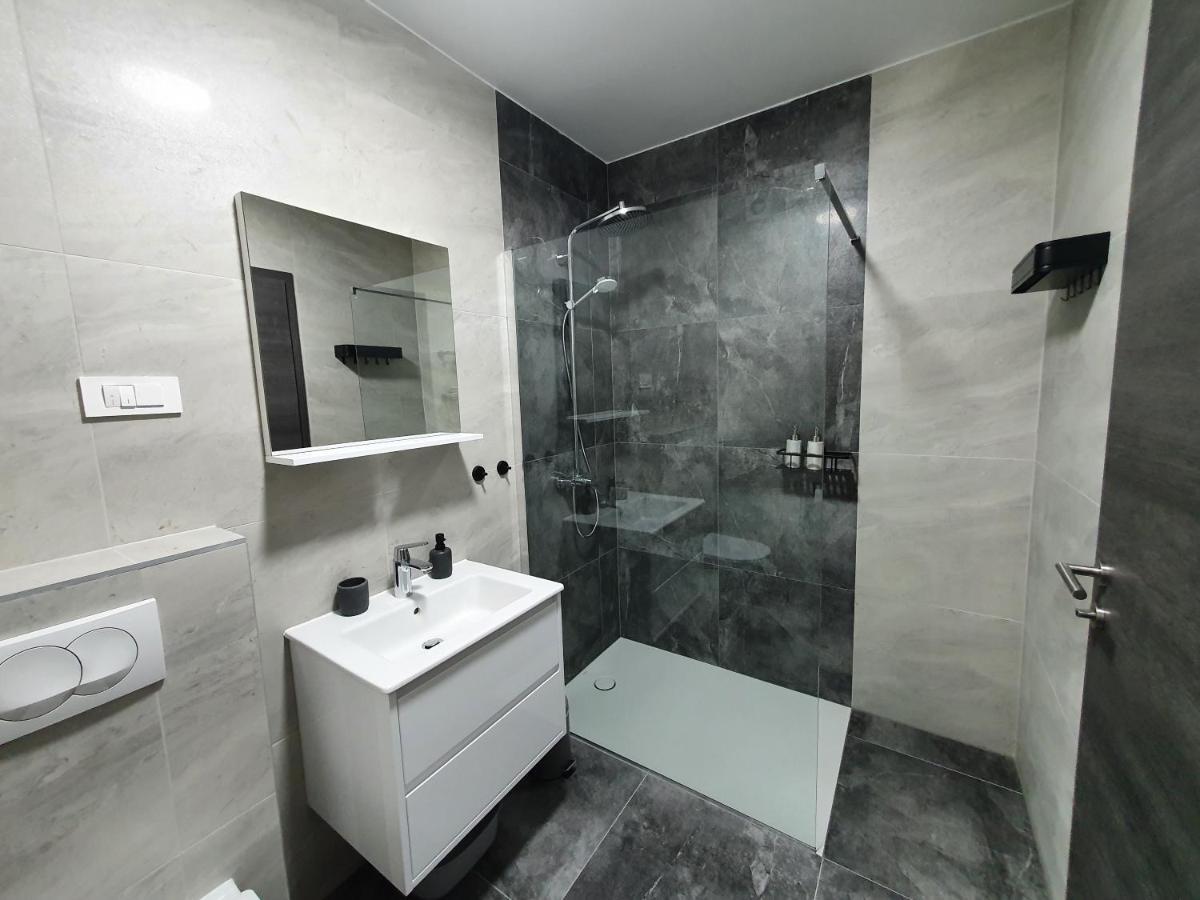 Apartmani Nerium Loviste Ngoại thất bức ảnh