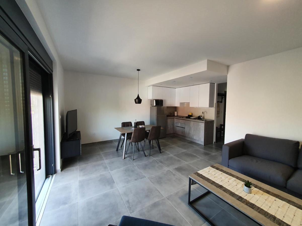 Apartmani Nerium Loviste Ngoại thất bức ảnh