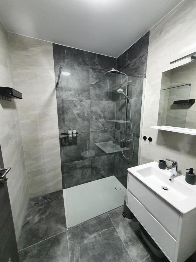 Apartmani Nerium Loviste Ngoại thất bức ảnh