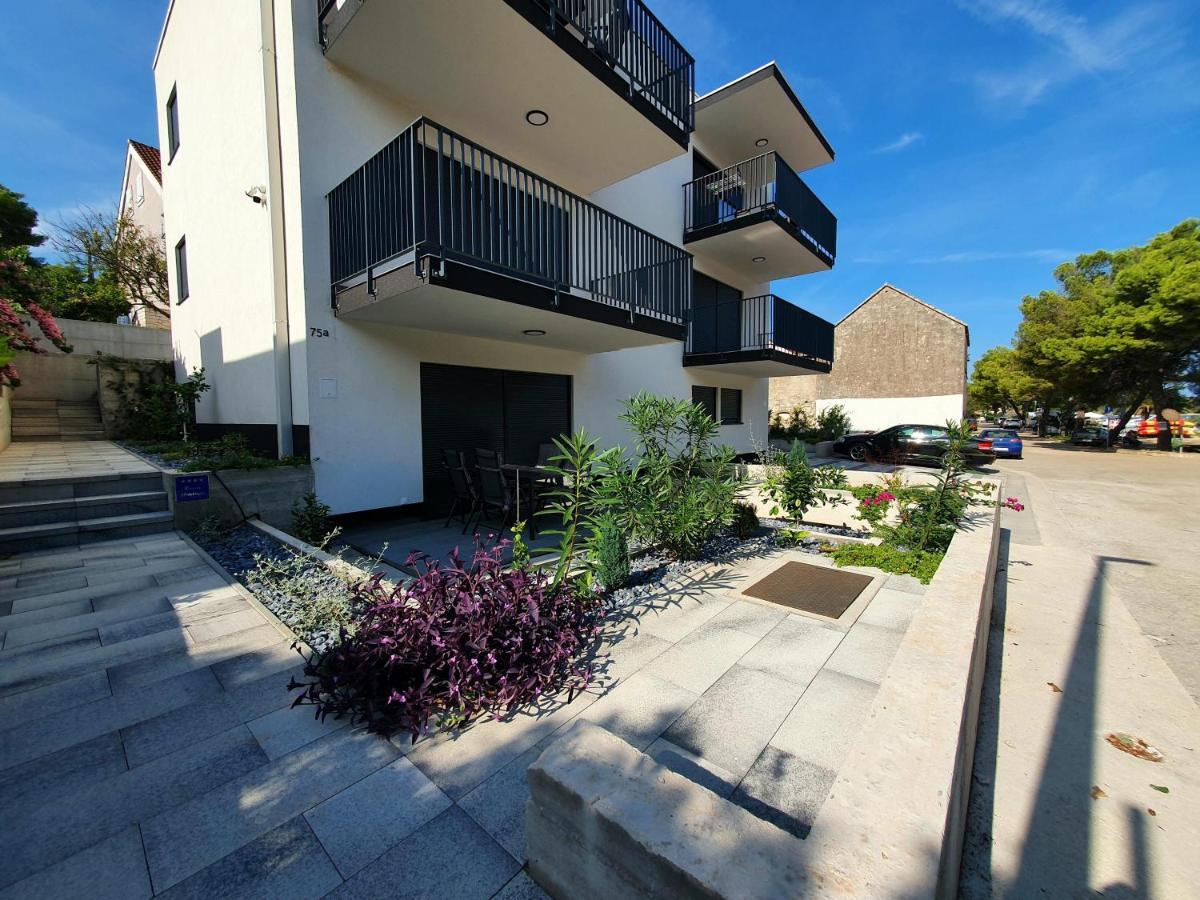 Apartmani Nerium Loviste Ngoại thất bức ảnh