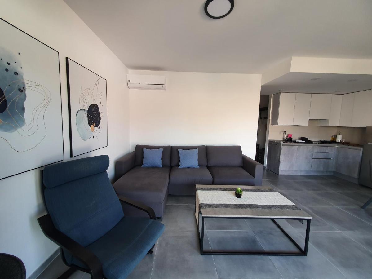 Apartmani Nerium Loviste Ngoại thất bức ảnh