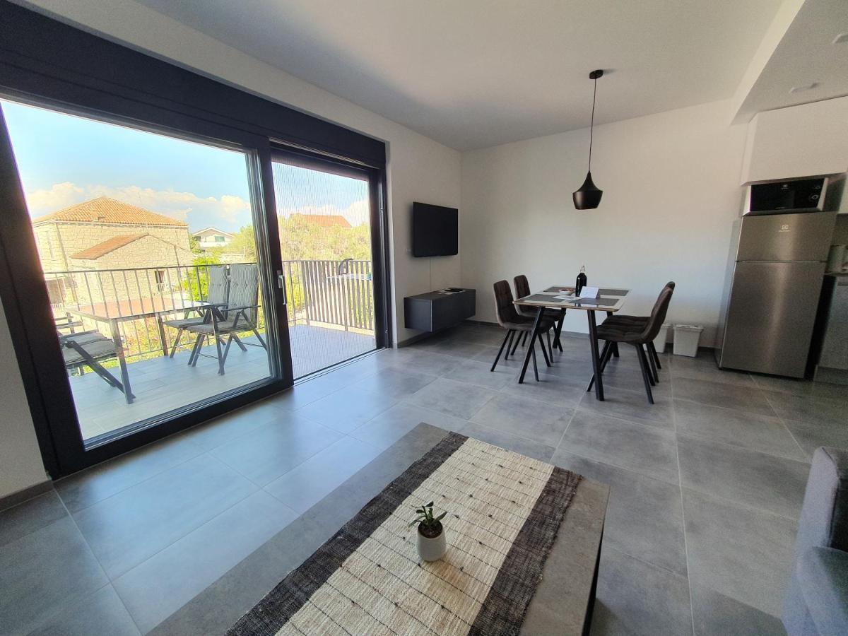 Apartmani Nerium Loviste Ngoại thất bức ảnh