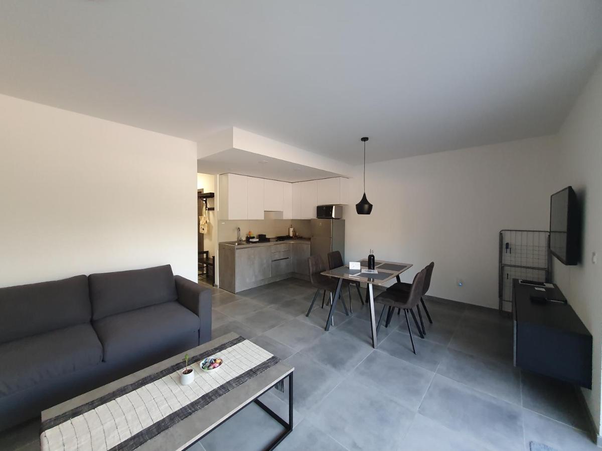 Apartmani Nerium Loviste Ngoại thất bức ảnh