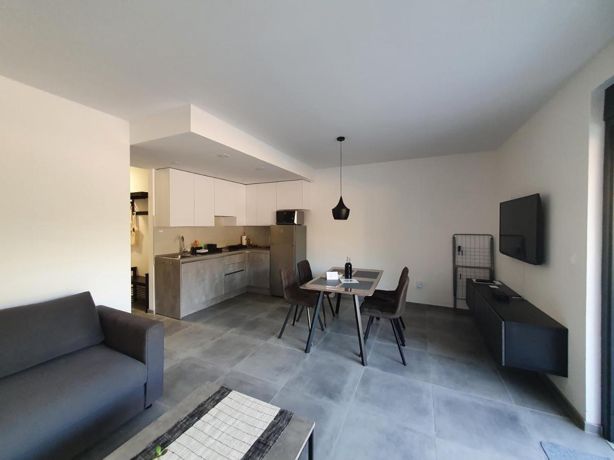 Apartmani Nerium Loviste Ngoại thất bức ảnh