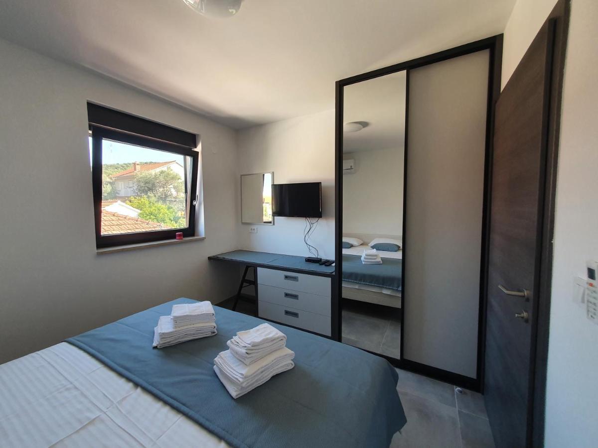 Apartmani Nerium Loviste Ngoại thất bức ảnh